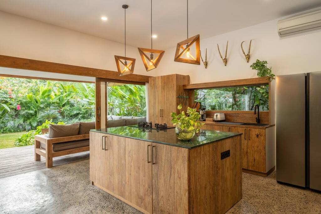 Vila Designer New 3Bdr - Lush Garden+Pool Gili Trawangan Exteriér fotografie
